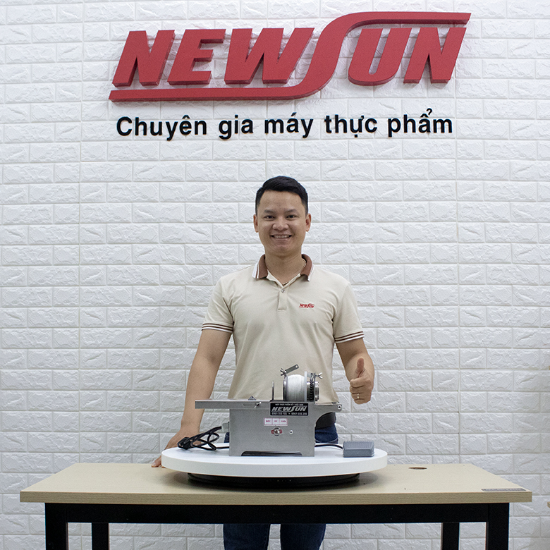 Máy buộc chỉ xúc xích dùng điện NEWSUN