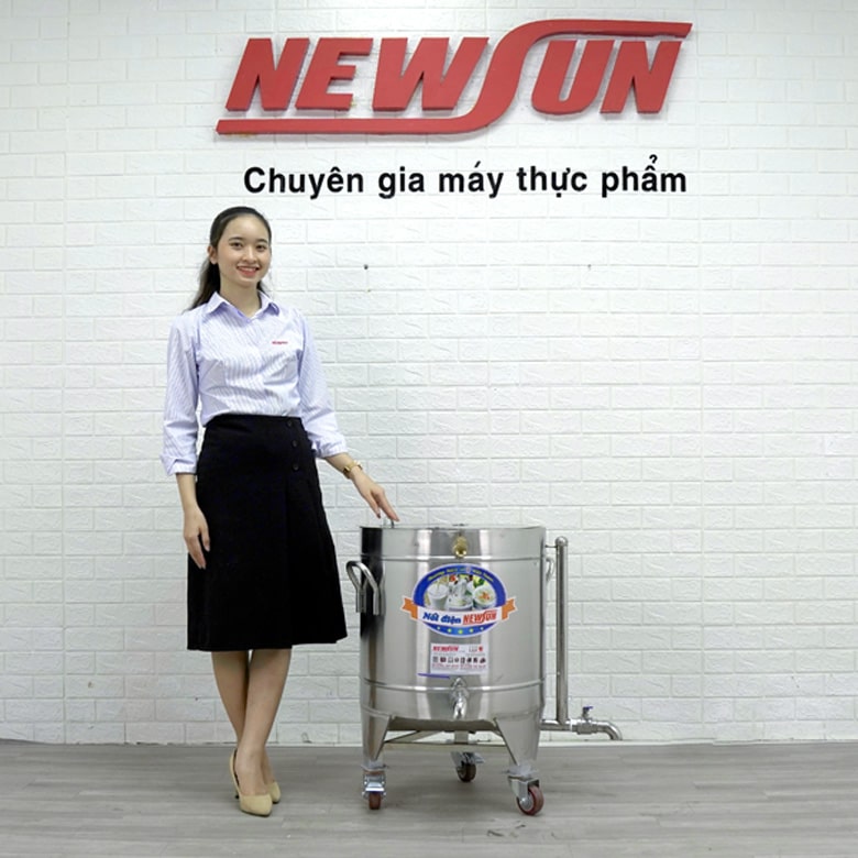 Kiểu dáng gọn gàng, chân nồi trang bị bánh xe Kiểu dáng gọn gàng, chân nồi trang bị bánh xe