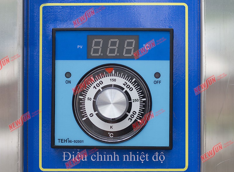 Nướng bánh tự động với bảng điều khiển thông minh