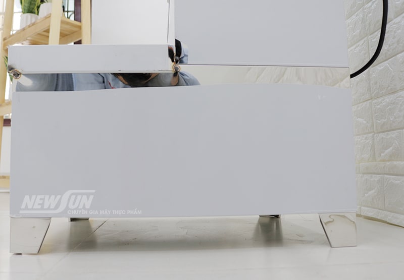 Chân bệ giúp nâng chiều cao và tăng tính thẩm mỹ cho máy Chân bệ giúp nâng chiều cao và tăng tính thẩm mỹ cho máy