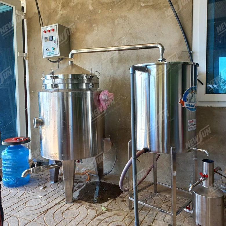 Khách hàng sử dụng máy chưng cất tinh dầu NEWSUN Khách hàng sử dụng máy chưng cất tinh dầu NEWSUN