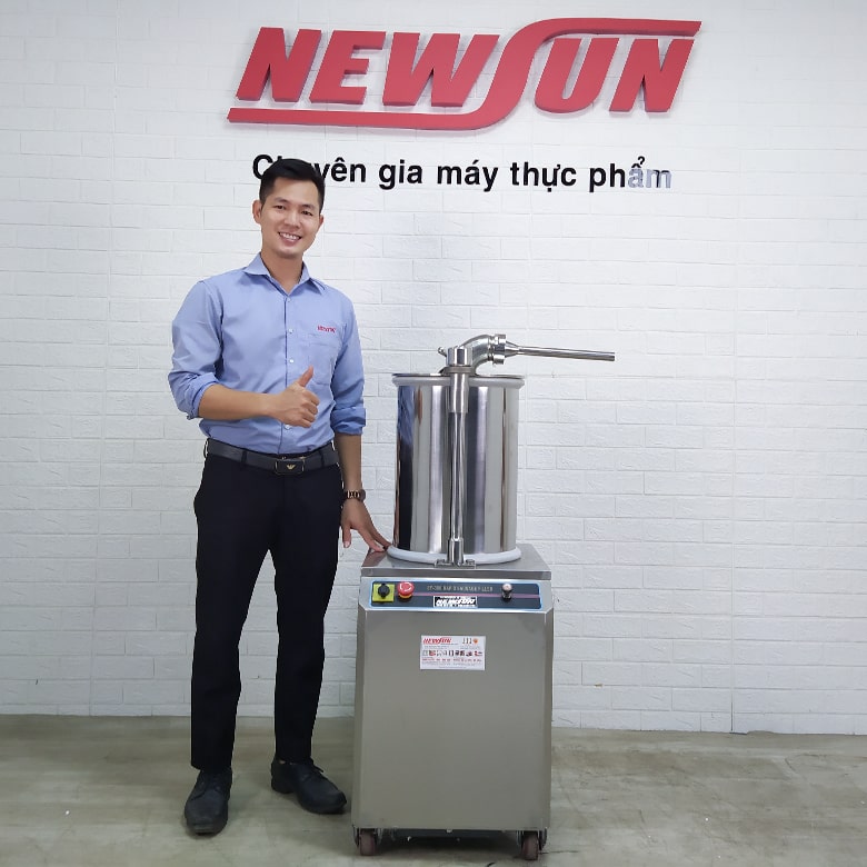 Hình ảnh thực tế của máy đùn xúc xích SF350 Hình ảnh thực tế của máy đùn xúc xích SF350
