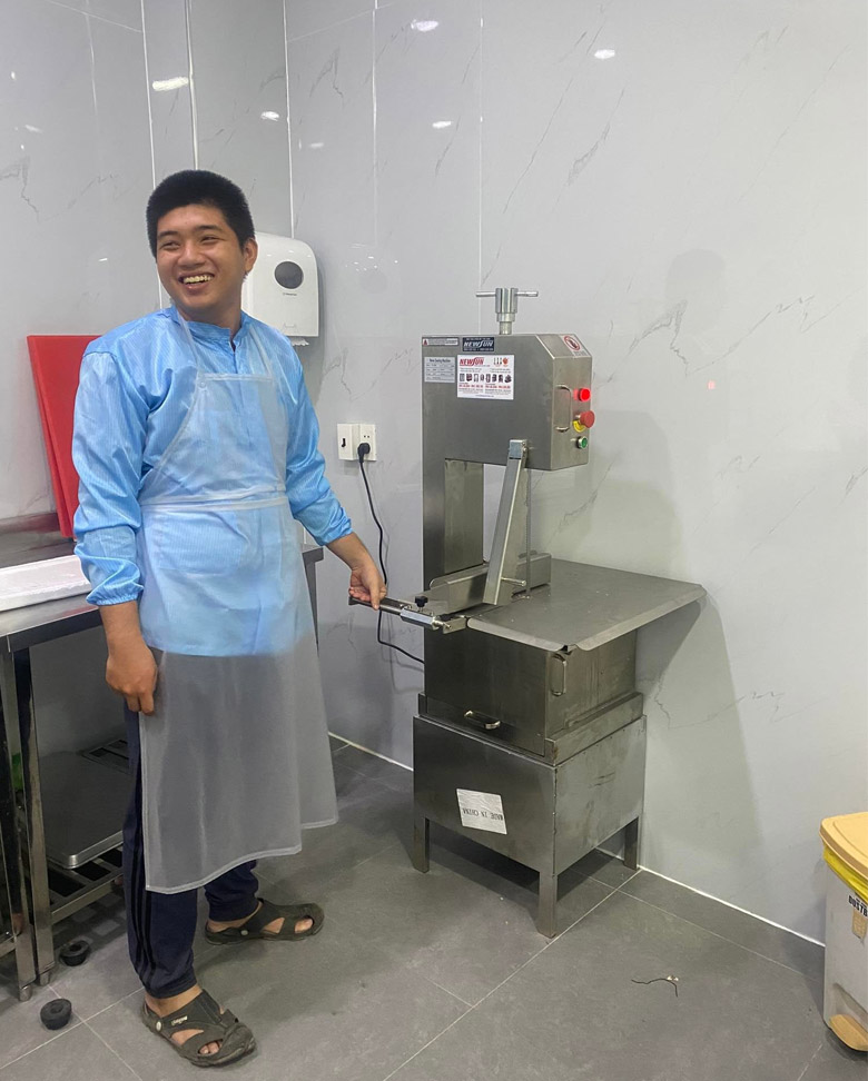 Máy cưa xương công nghiệp vỏ inox W300A