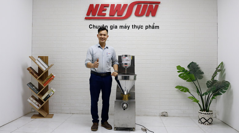 Thực tế máy xay đùn lạp xưởng liên hoàn QC-100L NEWSUN