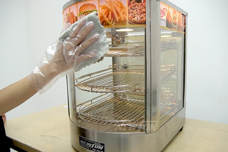 Lưu ý khi vận hành tủ trưng bày gà rán 1P kính cong