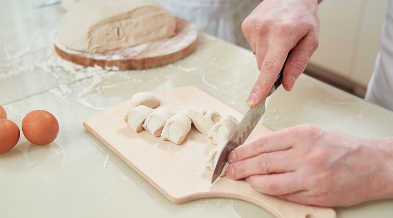 Chia bột thủ công Chia bột thủ công